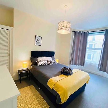 7 Bedroom House In Town Centre Near Beach - Sleeps 13 Hastings Extérieur photo