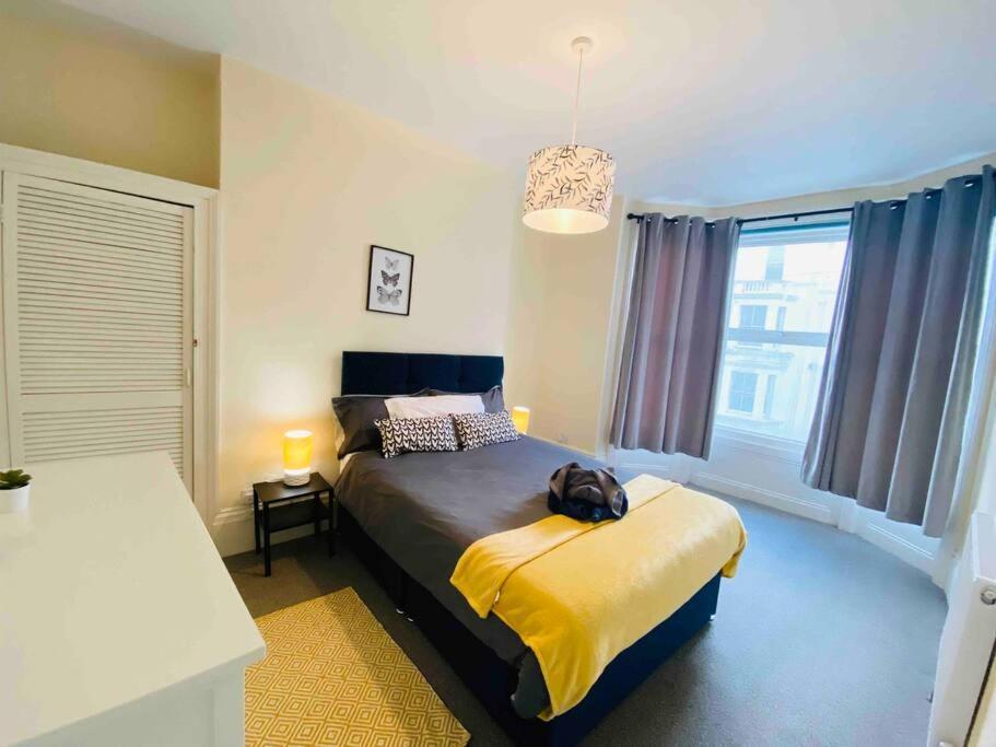 7 Bedroom House In Town Centre Near Beach - Sleeps 13 Hastings Extérieur photo