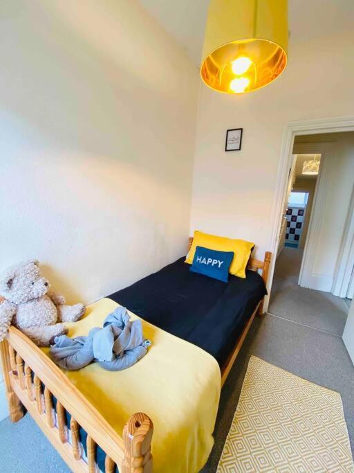 7 Bedroom House In Town Centre Near Beach - Sleeps 13 Hastings Extérieur photo
